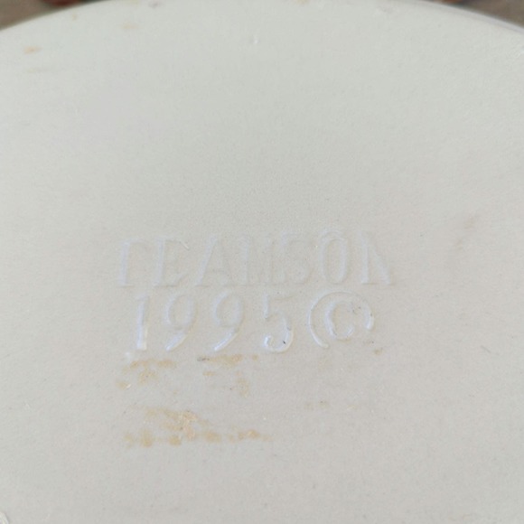 Vintage 1995 Stoneware Cow Casserole Dish by Teamson with Serving Basket - Picture 8 of 11